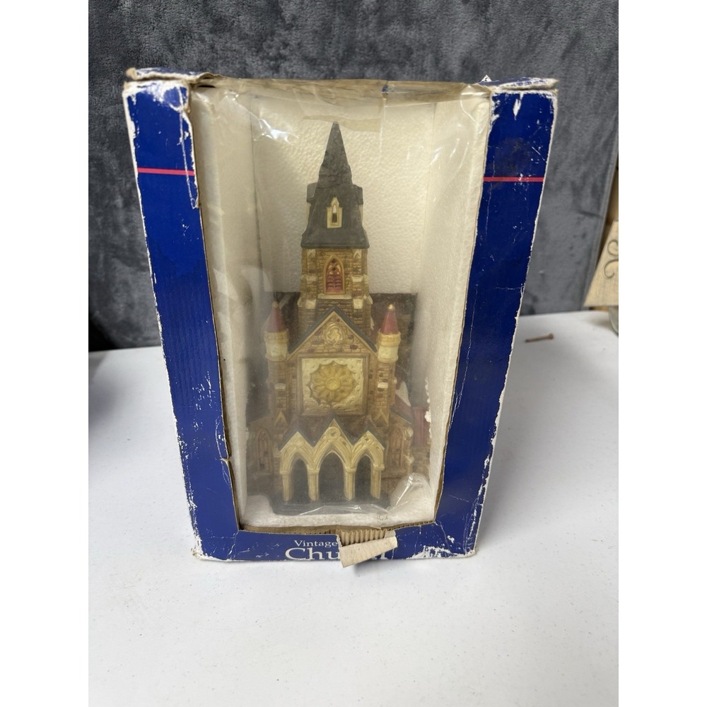 HTF Holiday Time Vintage Church LIGHTED Christmas Village Cathedral IN BOX P6006